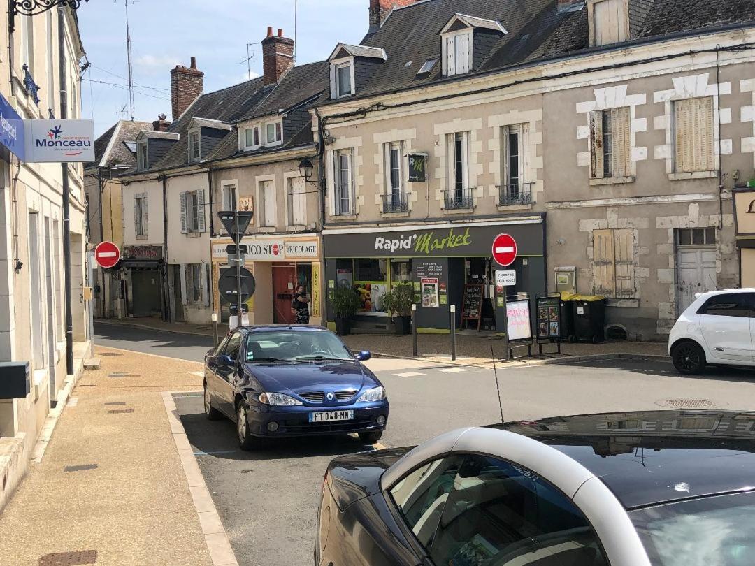 Le Clos Fleuri - Chambres D'Hotes Onzain Exterior foto